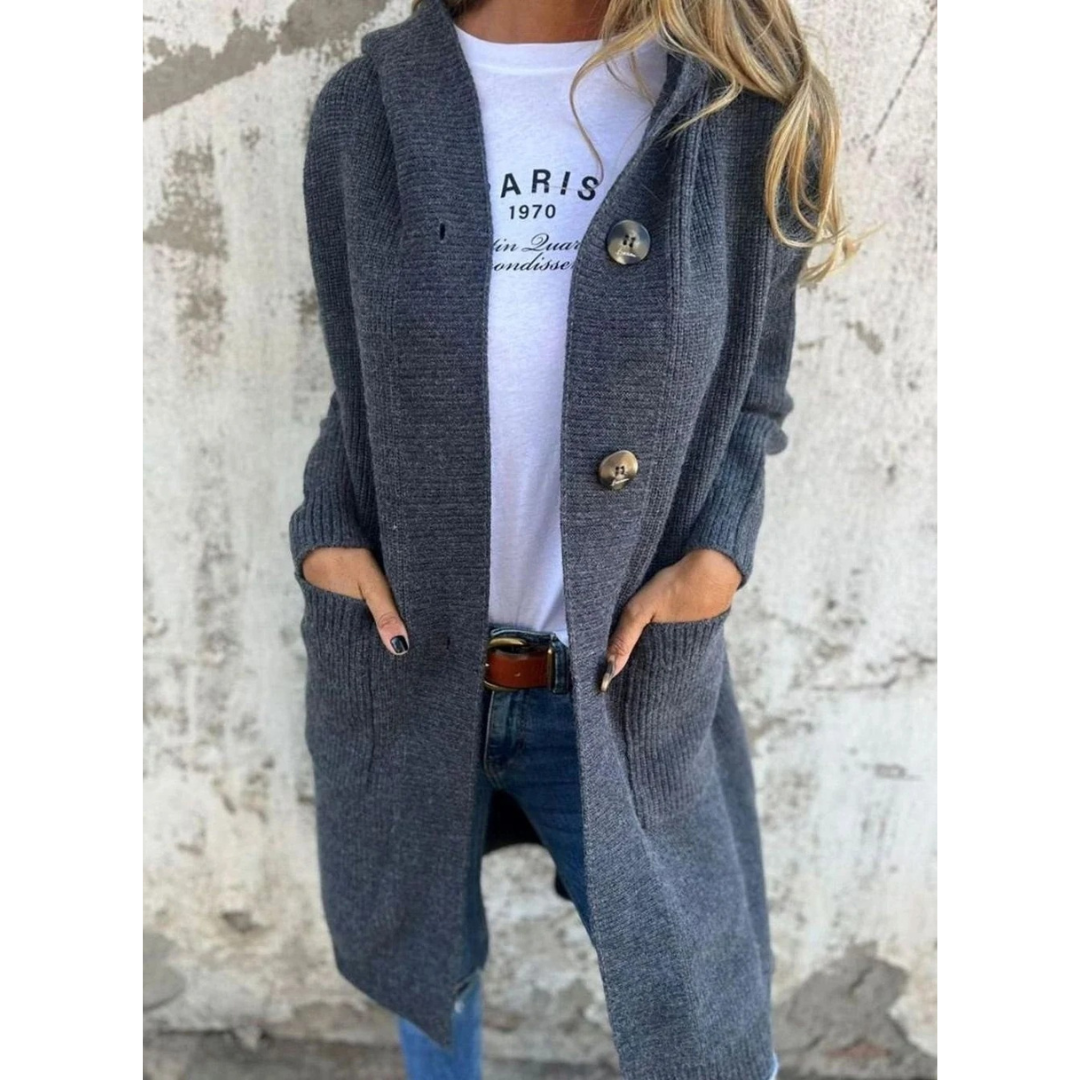 Josefine | Damen Strickjacke mit Kapuze, Knöpfen und langer Form