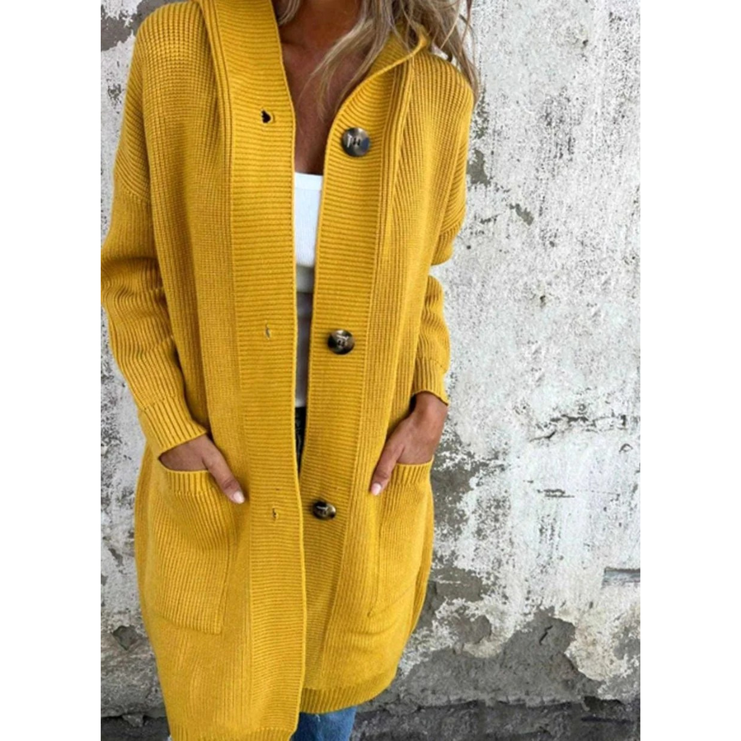 Josefine | Damen Strickjacke mit Kapuze, Knöpfen und langer Form
