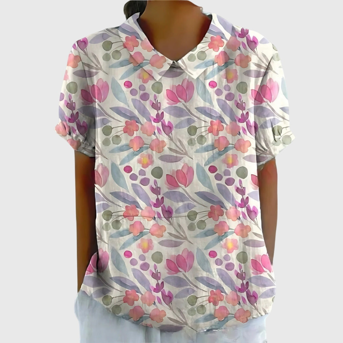 Kurzärmelige Damenbluse mit Blumenmuster und Bubikragen