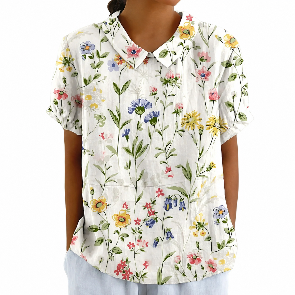 Kurzärmelige Damenbluse mit Blumenmuster und Bubikragen