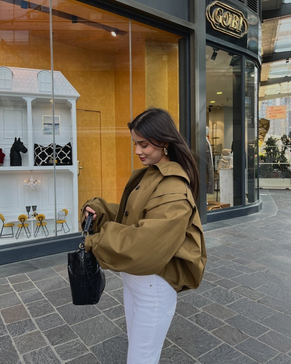 Kurze Jacke Stehkragen Oversize