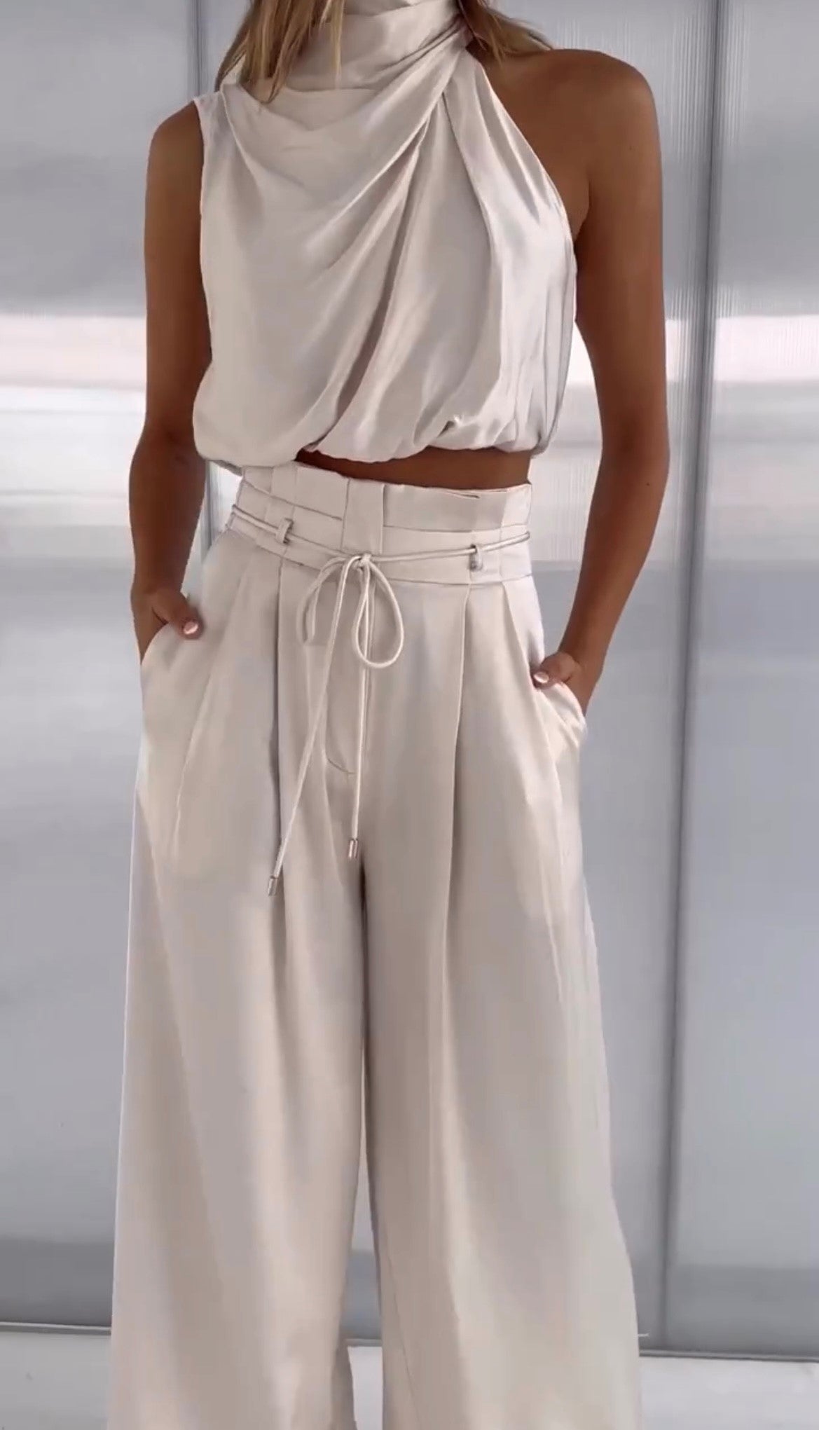 Leona | Damen Zweiteiler Neckholder Crop Top Weite Hose