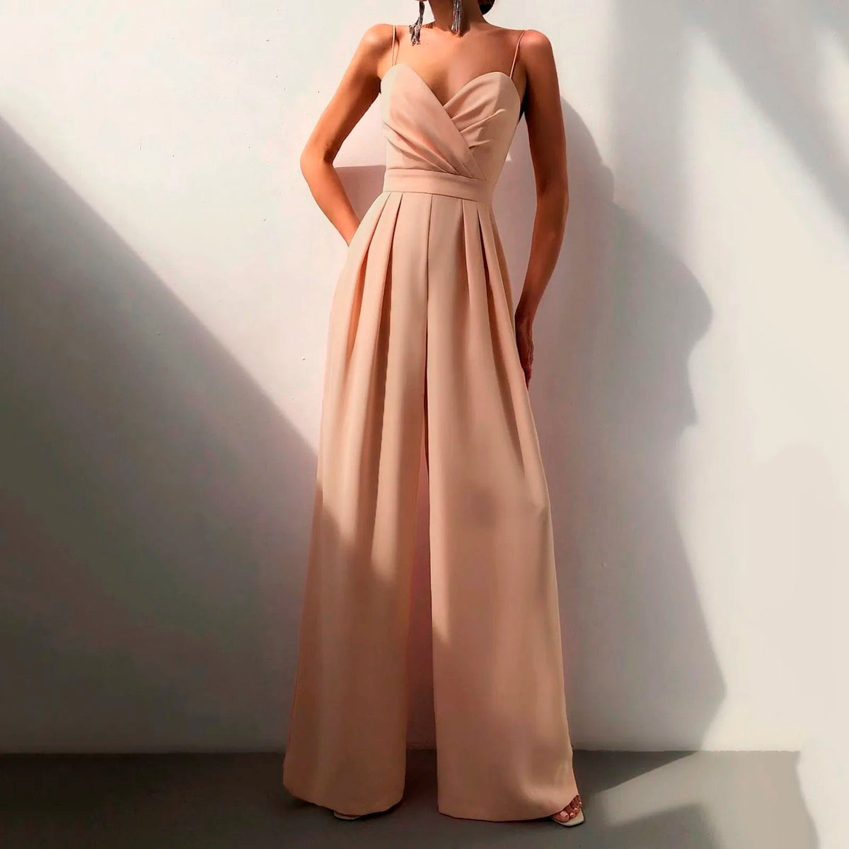 Livia | Damen Jumpsuit Herzausschnitt Weites Bein Ärmellos