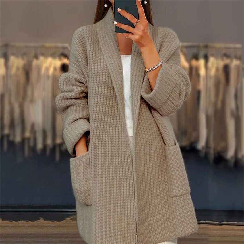 Lockere Strickjacke im Longcut