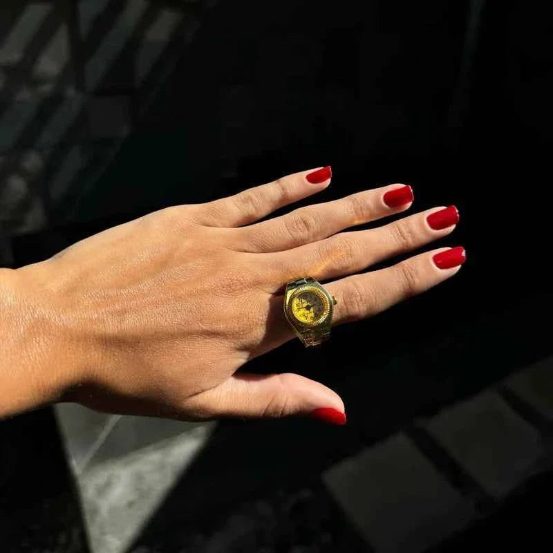 Moderne Muse Ringuhr
