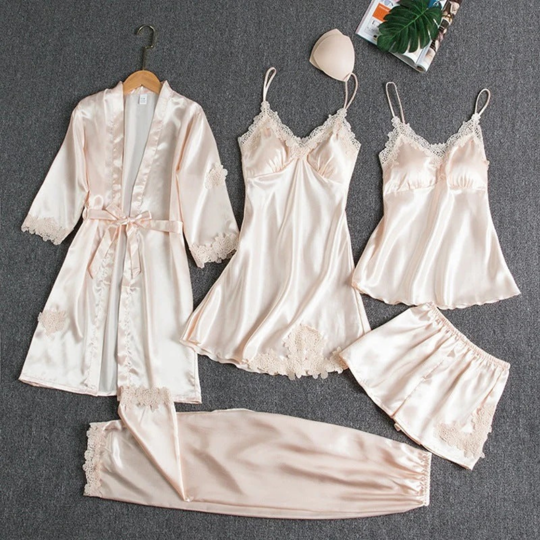 Skadi | Damen Pyjama Set mit Spitze und Morgenmantel