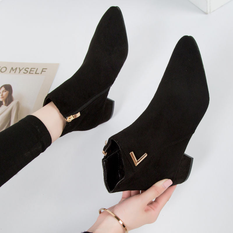 Drune | Stiefeletten - Wildleder-ähnliches Material - Spitzes Ende - Blockabsatz - Reißverschluss