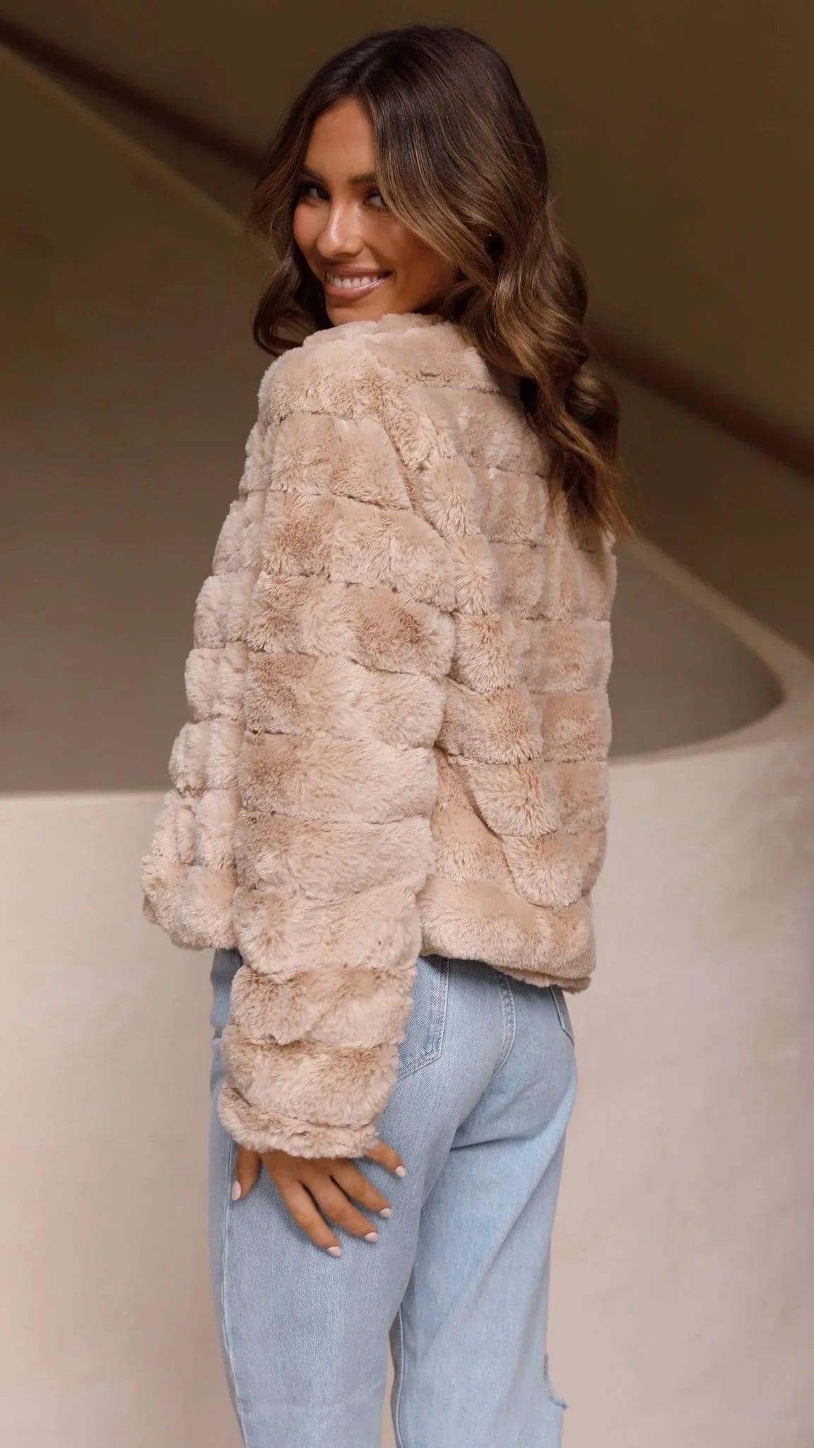 Vera | Damen Kurze Kunstfell Übergangsjacke Offener Kragen – Kunstfell Jacke 2026