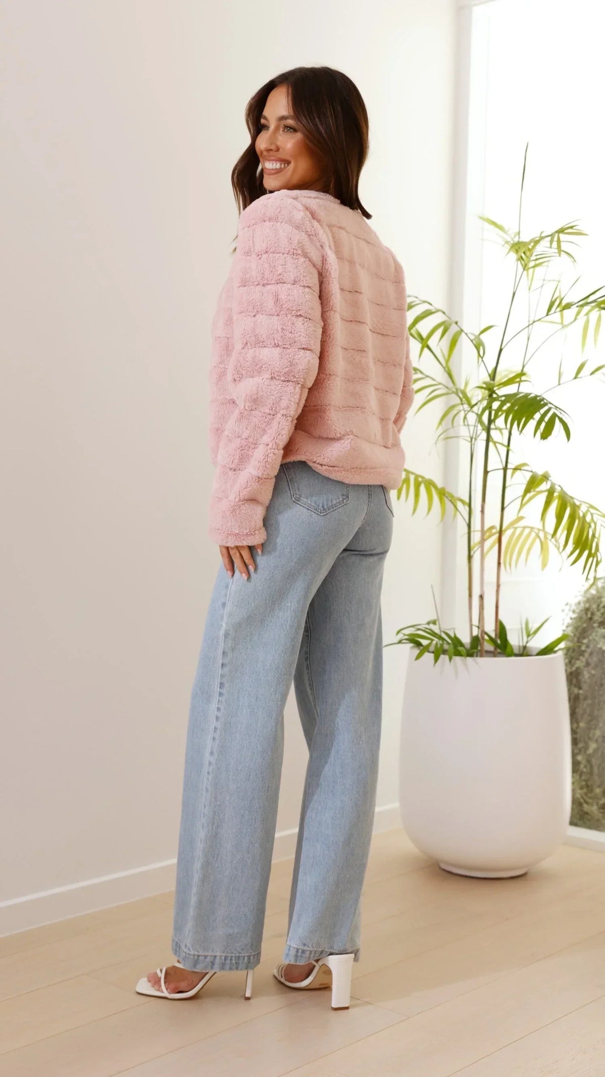 Vera | Damen Kurze Kunstfell Übergangsjacke Offener Kragen – Kunstfell Jacke 2026